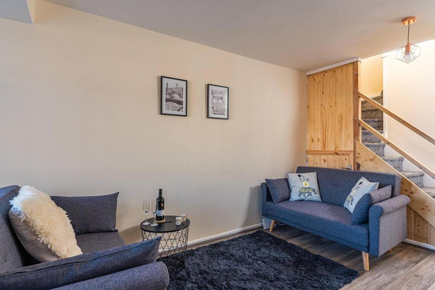 Dudley-Hospital-3Bed-Parking-Long Stay-Contractor Брайърли Хил Екстериор снимка
