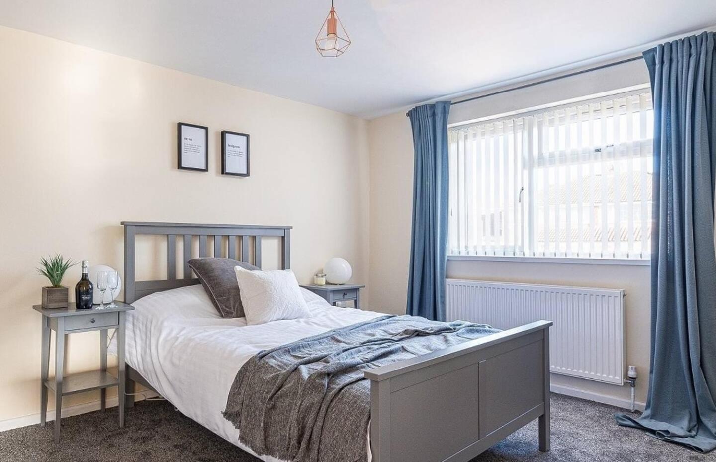 Dudley-Hospital-3Bed-Parking-Long Stay-Contractor Брайърли Хил Екстериор снимка